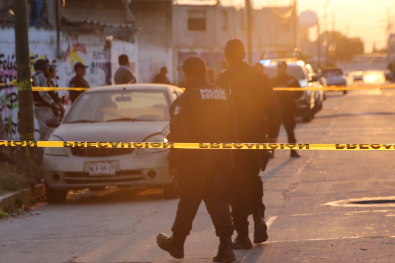 Arriban peritos federales a inmueble donde se almacenan armas en Tepetitla 