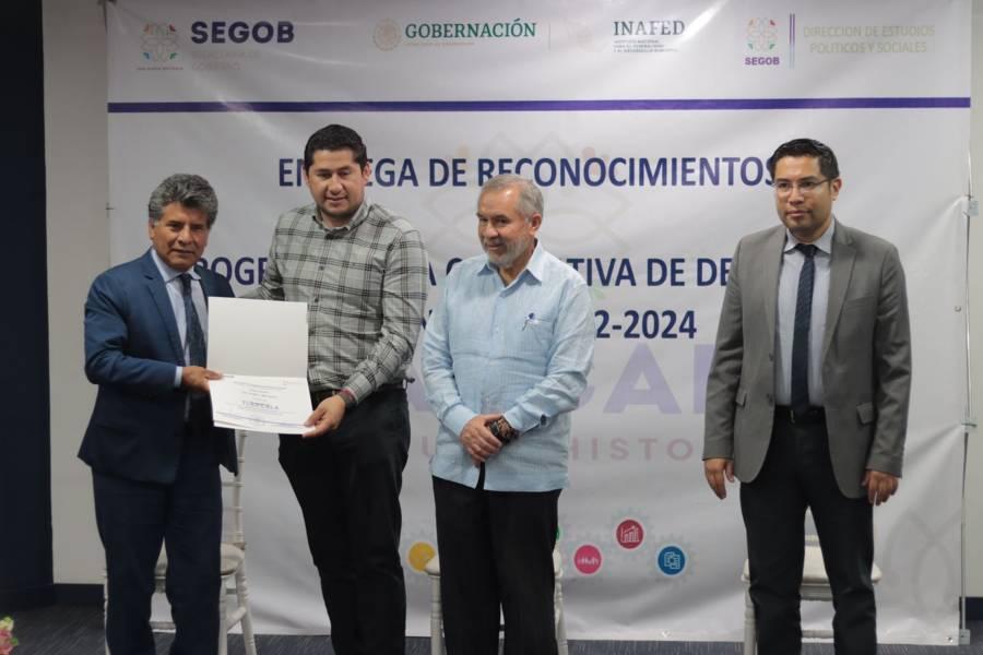 Entrega de reconocimientos del programa "Guía Consultiva de Desempeño Municipal 2022-2024" 