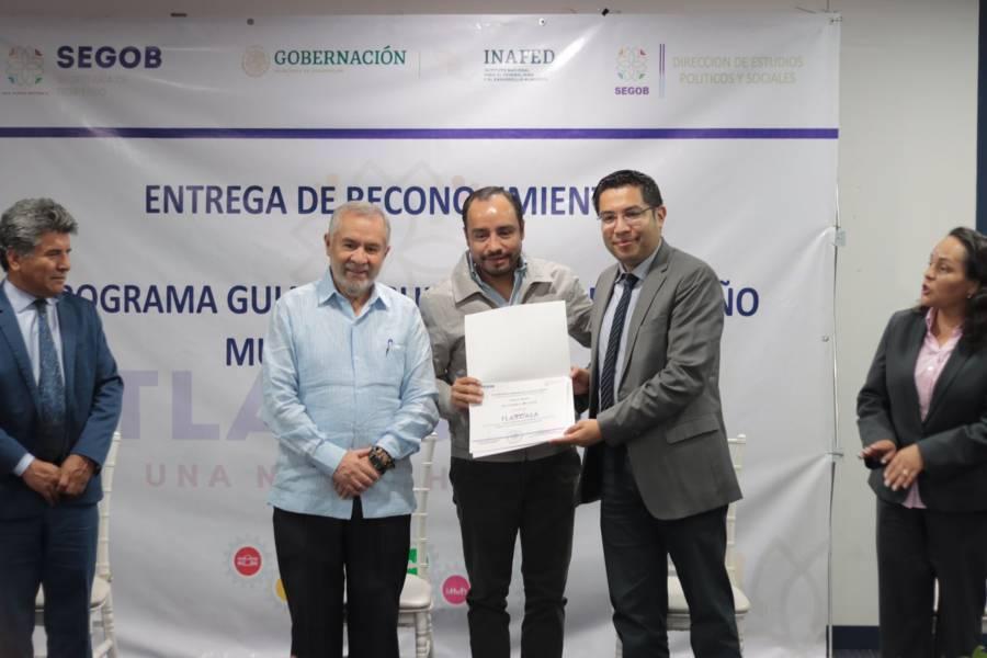 Entrega de reconocimientos del programa "Guía Consultiva de Desempeño Municipal 2022-2024" 