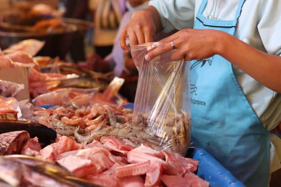 La falta de fe provoca bajas ventas de mariscos en Tlaxcala 