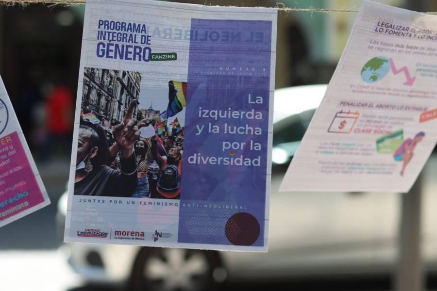 Militantes de MORENA realizan campaña informativa sobre los derechos de las mujeres 
