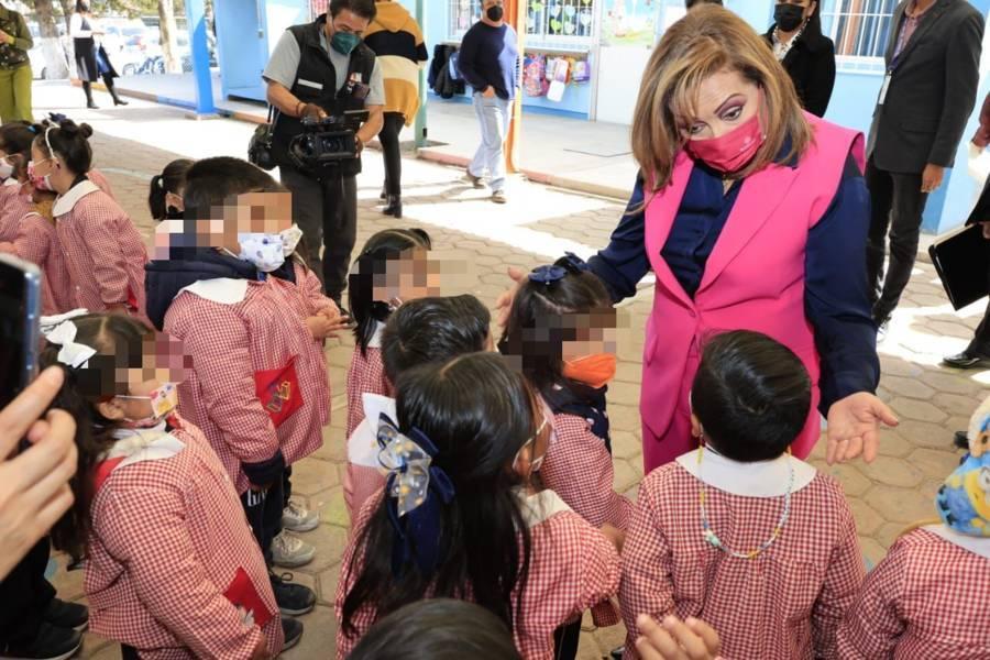 Entregó Gobernadora obras y equipamiento a jardín de niños y telesecundaria de Huamantla