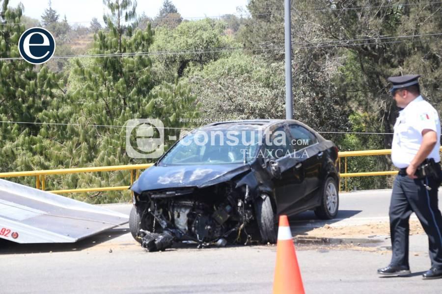 Una mujer lesionada deja volcadura en Atlihuetzia 