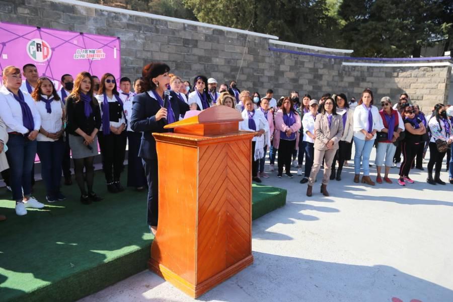 Se manifiestan mujeres priístas en este 8 de marzo