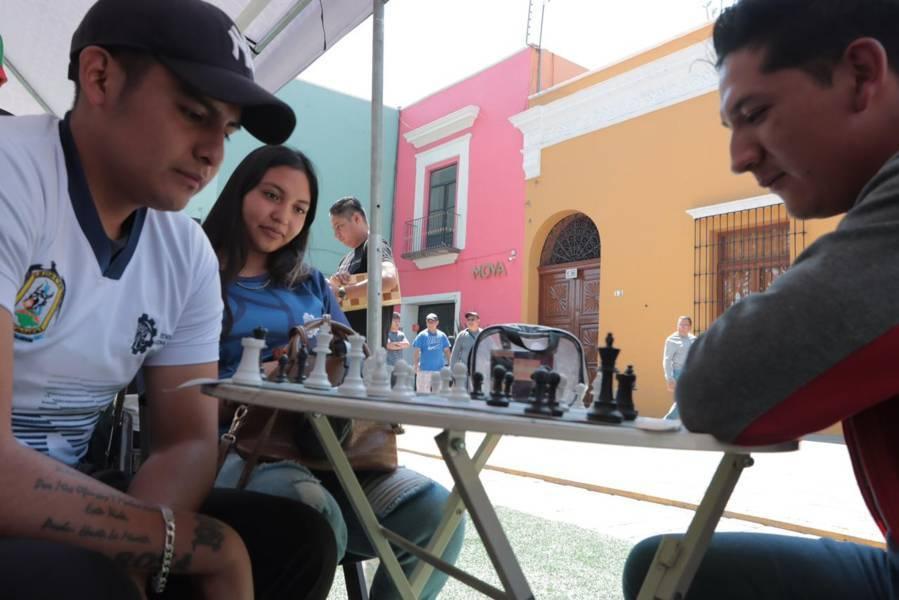 La SSC realiza torneo de ajedrez “Jaque mate al delito” en la plaza de la Constitución 