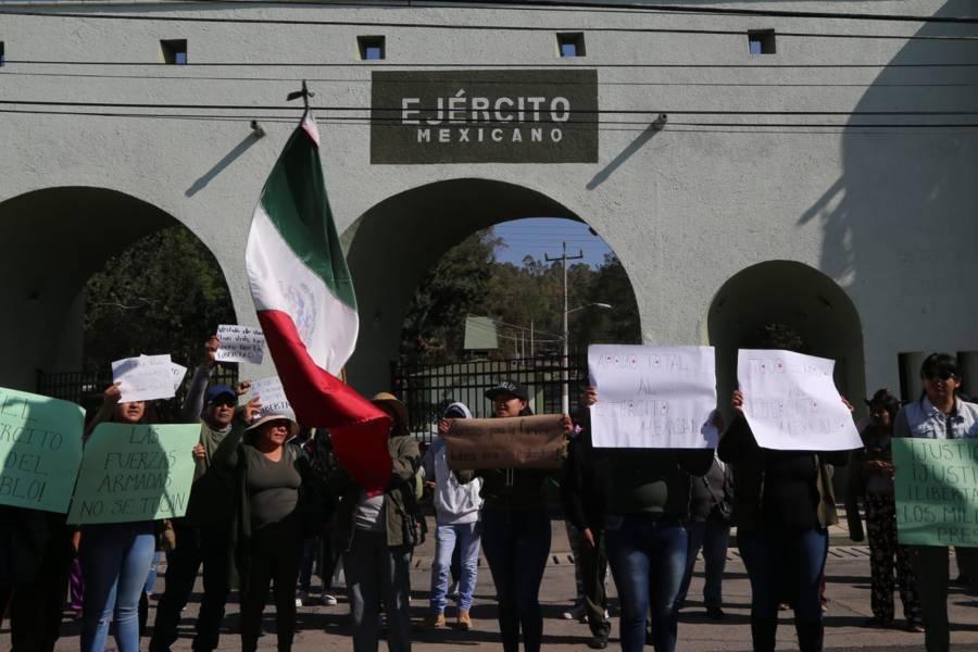 Con manifestación apoyan a las fuerzas armadas 
