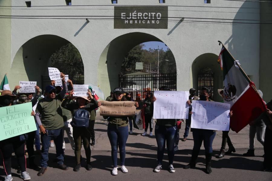 Con manifestación apoyan a las fuerzas armadas 
