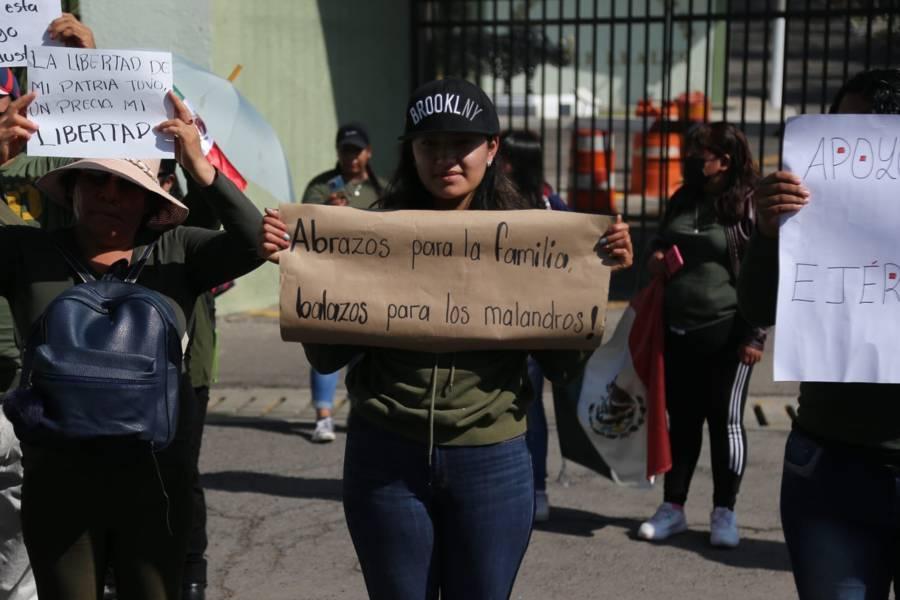 Con manifestación apoyan a las fuerzas armadas 