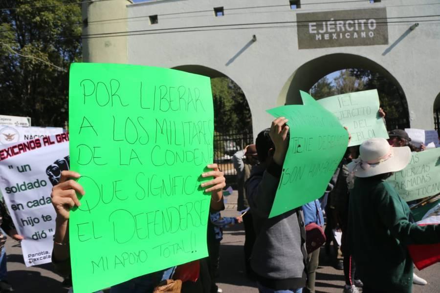 Con manifestación apoyan a las fuerzas armadas 