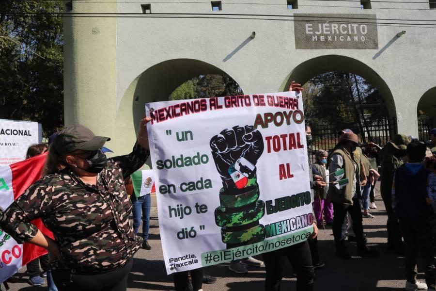Con manifestación apoyan a las fuerzas armadas 