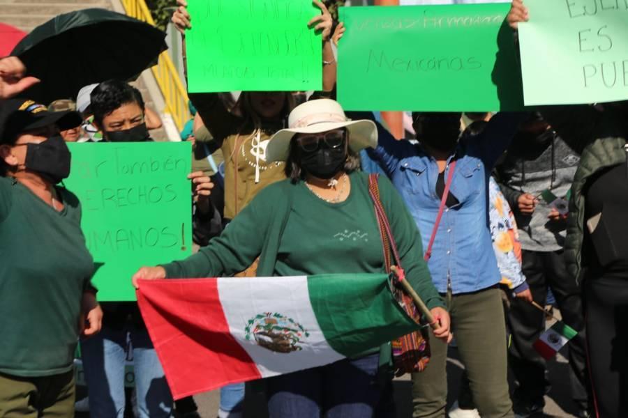 Con manifestación apoyan a las fuerzas armadas 
