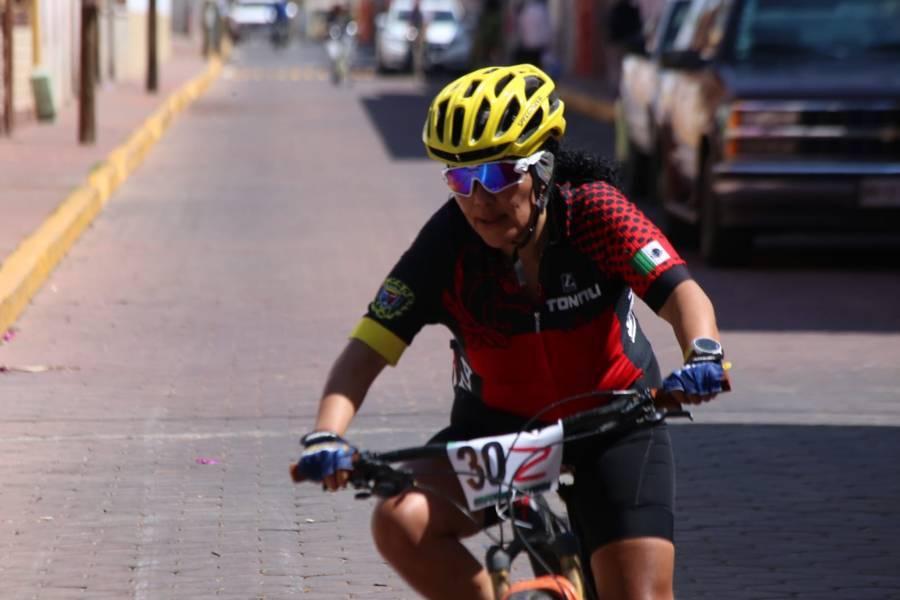 Realizan carrera ciclista en Apetatitlán 