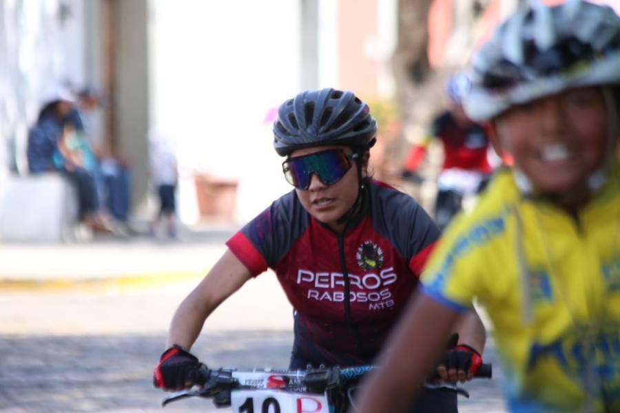 Realizan carrera ciclista en Apetatitlán 