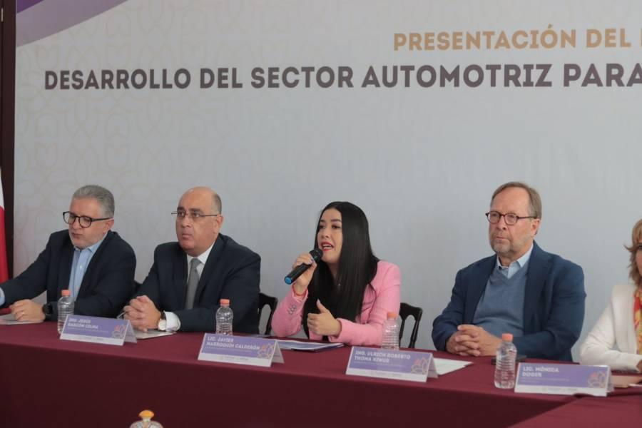 Firman convenio de colaboración entre el CLAUZ y la SEDECO