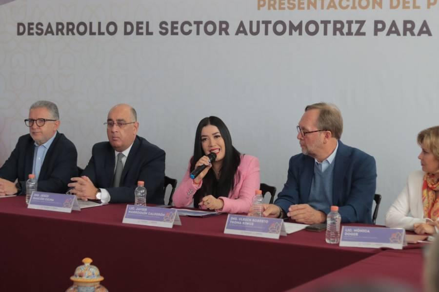 Firman convenio de colaboración entre el CLAUZ y la SEDECO