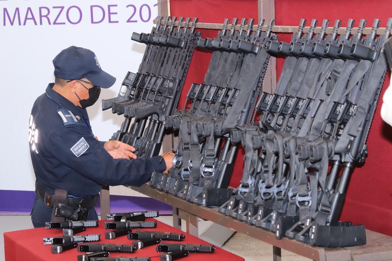 Atestiguó Gobernadora Lorena Cuéllar entrega de armamento a municipios 