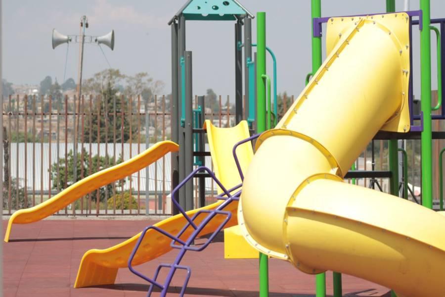 Entrega gobernadora Lorena Cuéllar  área recreativa infantil y gimnasio al aire libre en Nativitas