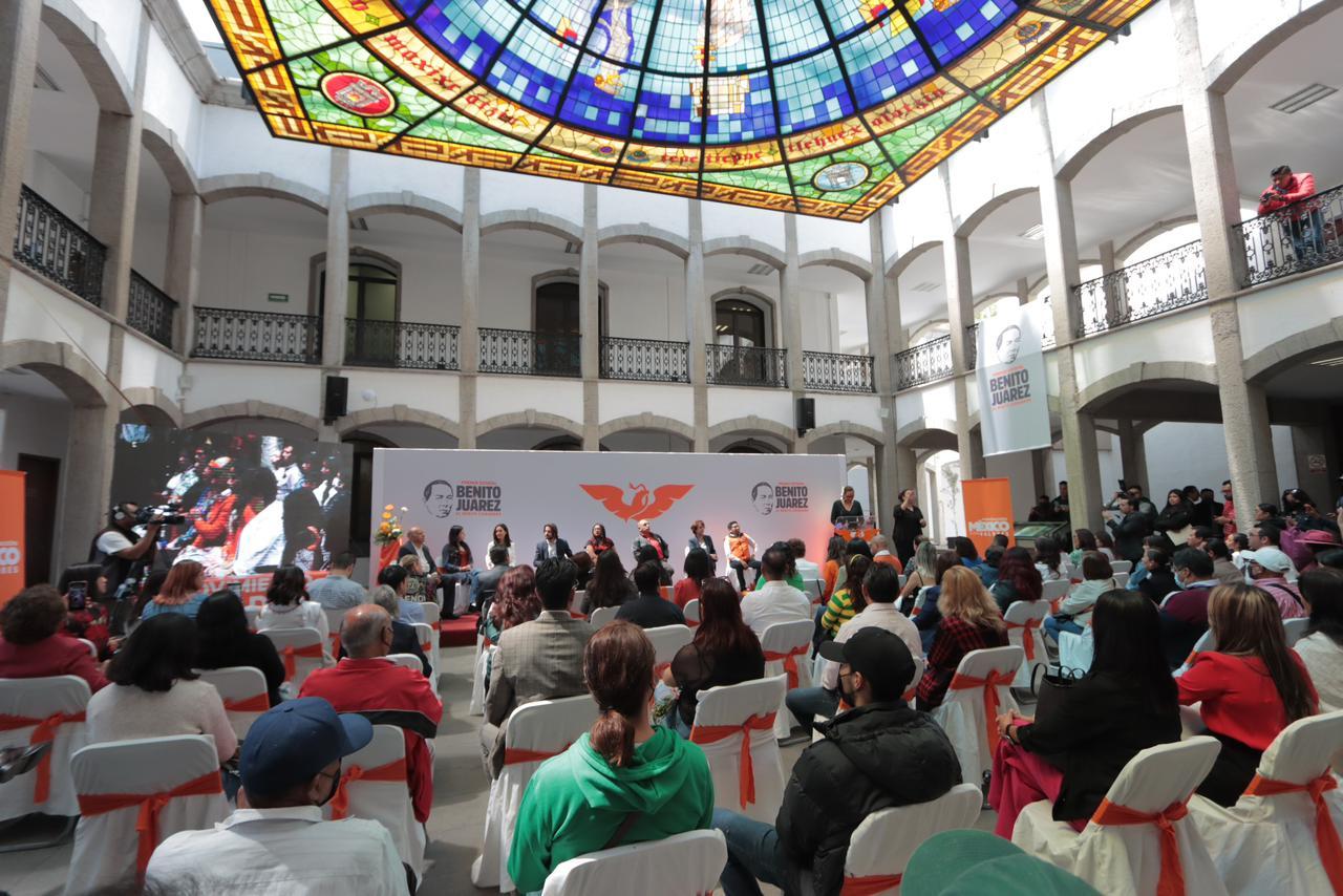Entregan premio estatal "Benito Juárez", al mérito ciudadano 