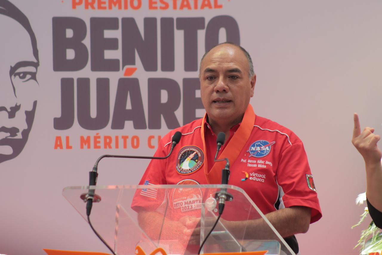 Entregan premio estatal "Benito Juárez", al mérito ciudadano 