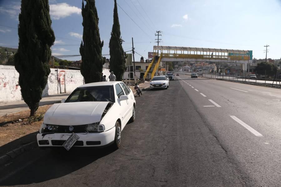 Chocan vehículos en "El Trébol"