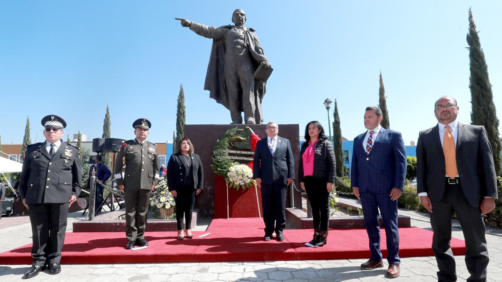 Conmemoran CCXVII aniversario del natalicio de Benito Juárez García 