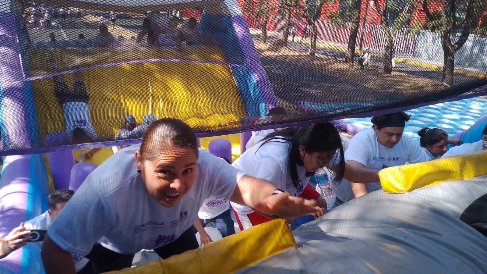 Decenas de familias participan en la Primera Carrera de la Familia