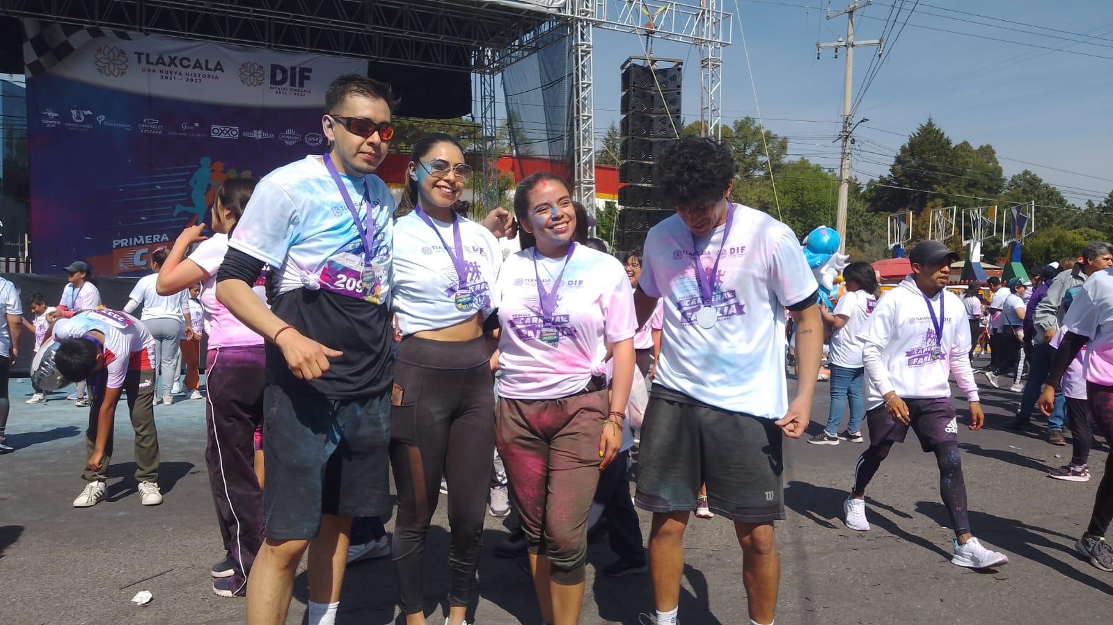 Decenas de familias participan en la Primera Carrera de la Familia