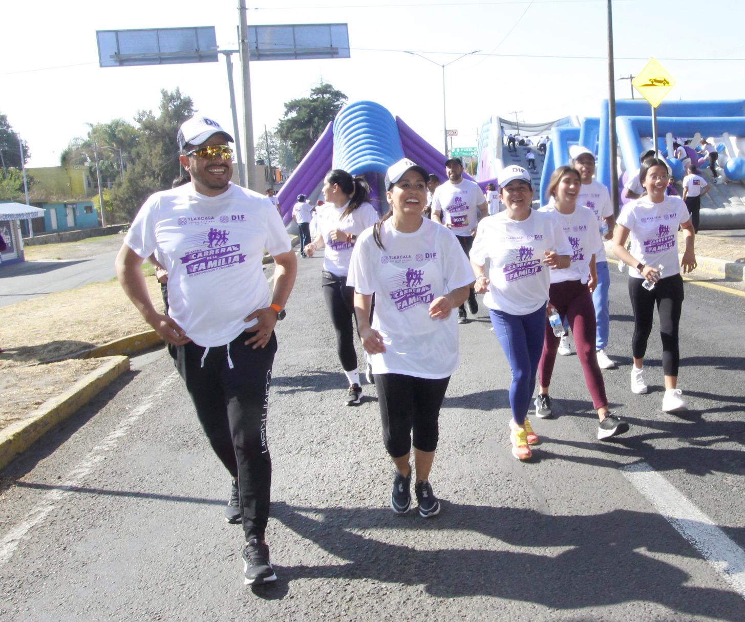 Todo un éxito la primera carrera de la familia del sistema estatal DIF