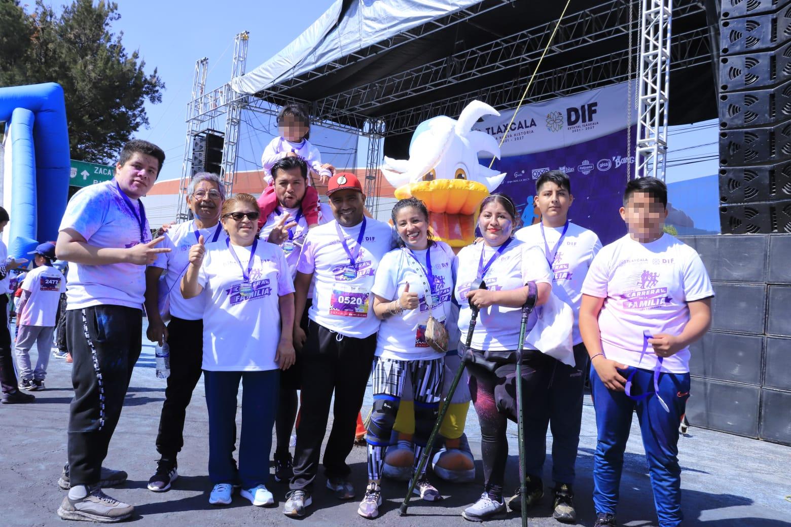 Todo un éxito la primera carrera de la familia del sistema estatal DIF