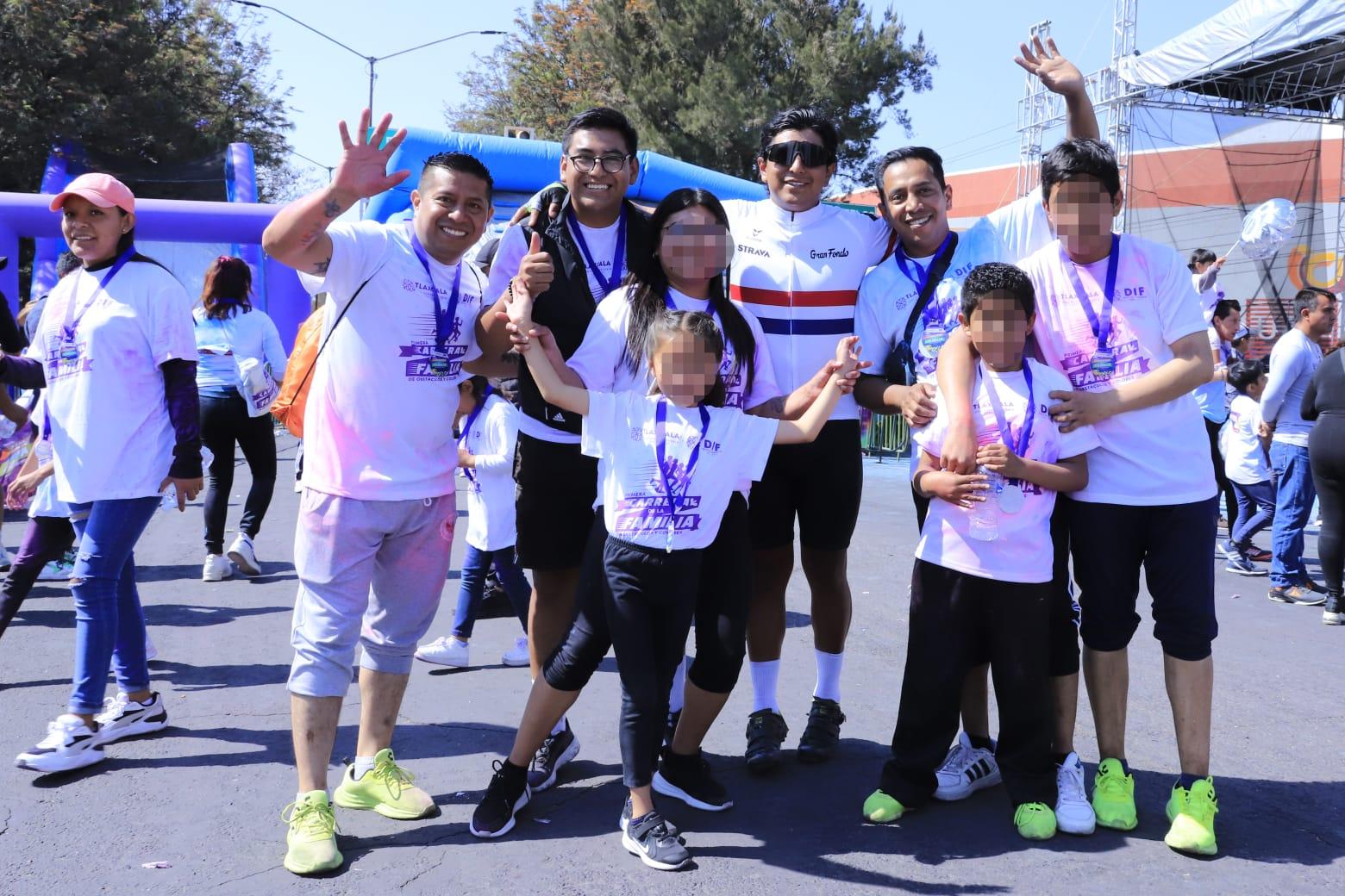 Todo un éxito la primera carrera de la familia del sistema estatal DIF