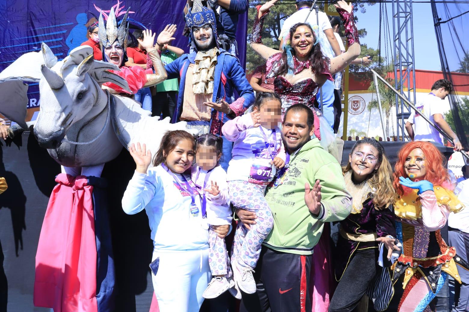 Todo un éxito la primera carrera de la familia del sistema estatal DIF