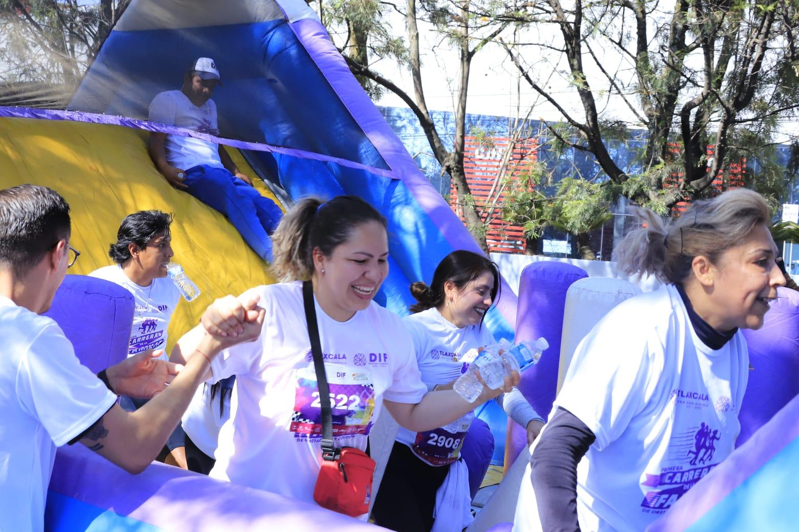 Todo un éxito la primera carrera de la familia del sistema estatal DIF