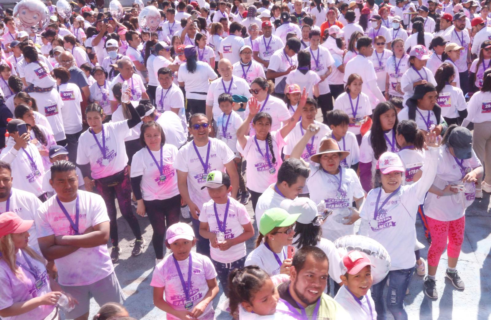 Todo un éxito la primera carrera de la familia del sistema estatal DIF