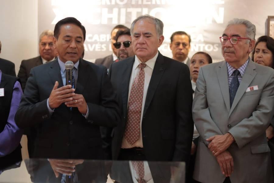 Recibe capital tlaxcalteca facsímil de las actas de cabildo del siglo XVI