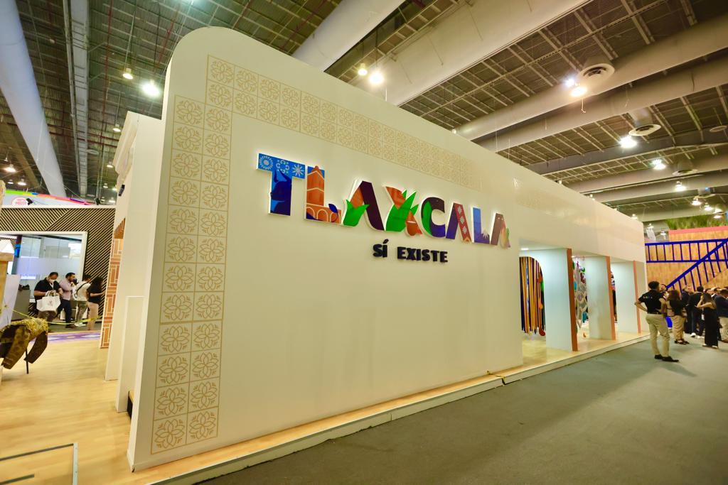 Inauguró Gobernadora Lorena Cuéllar stand de Tlaxcala en Tianguis Turístico 2023