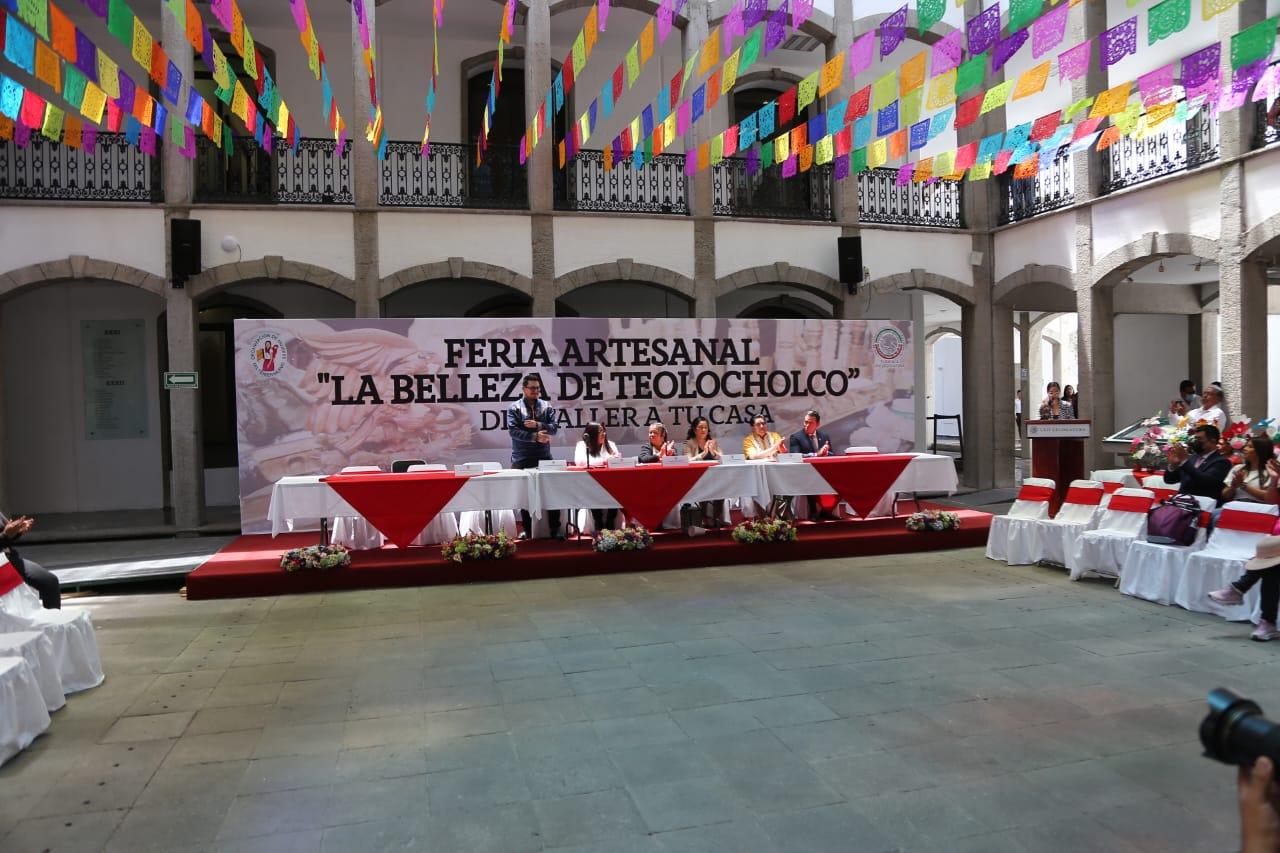 Realizan feria artesanal de Teolocholco en el Congreso 