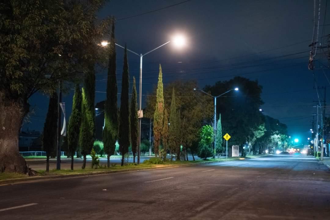 Gobierno de Apetatitlán mantiene programa de rehabilitación de alumbrado público 