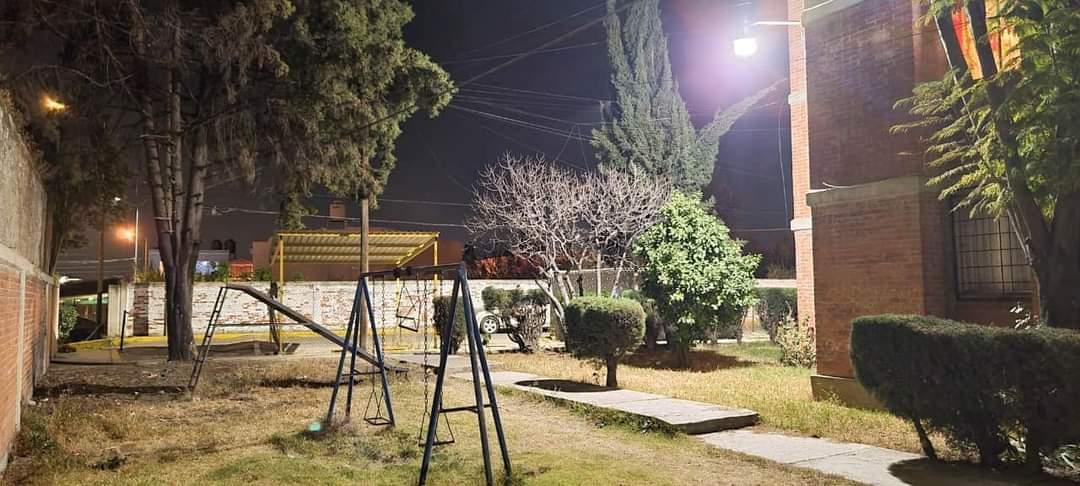 Gobierno de Apetatitlán mantiene programa de rehabilitación de alumbrado público 