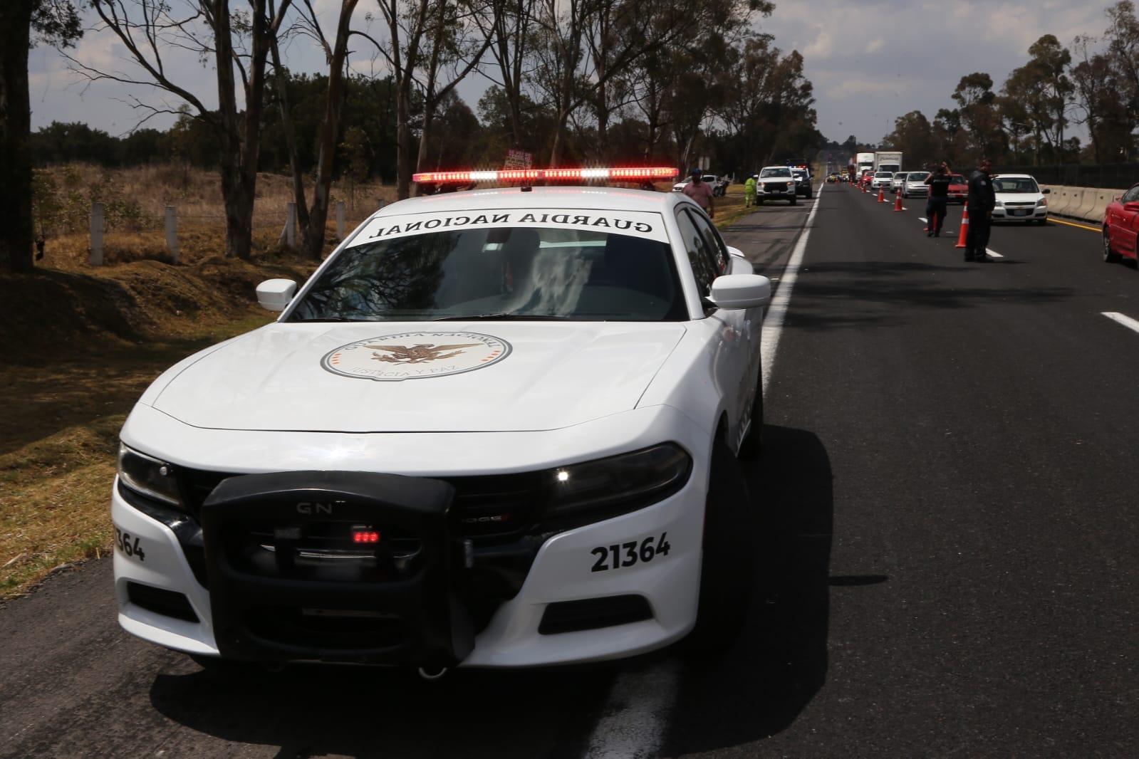 Vuelca camión de volteo en Las Mesas, Xaltocan 