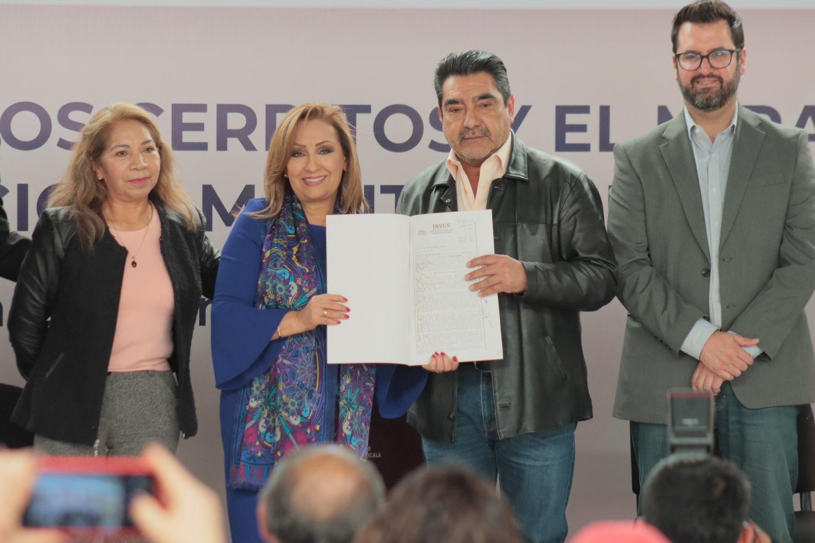 Entrega gobernadora 140 escrituras en Calpulalpan 