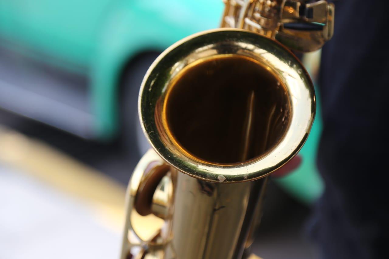 Diego Sax  es originario de Calpulalpan pero viaja diario a Tlaxcala para ganarse la vida