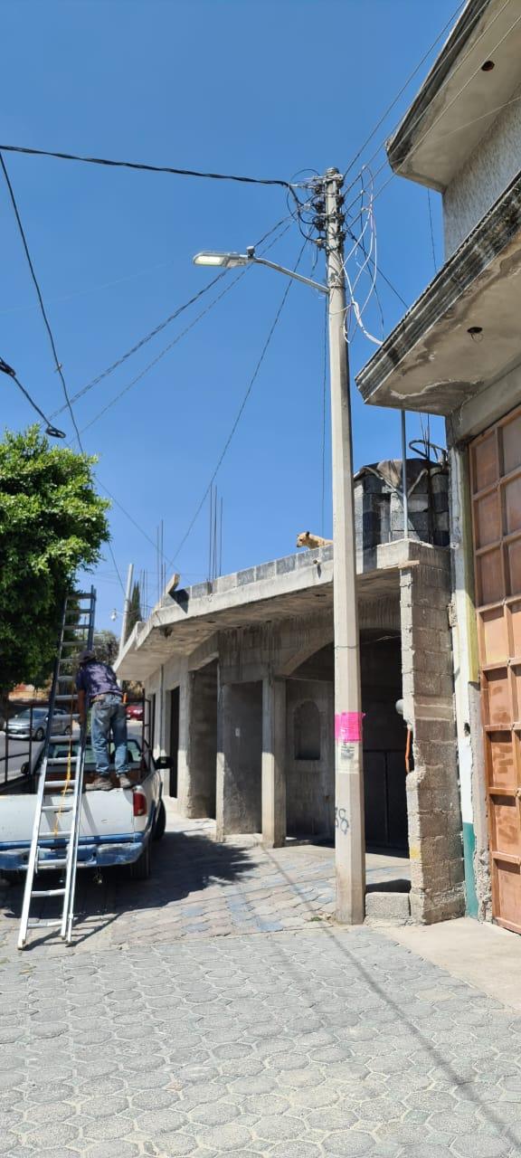 Apetatitlán avanza en el programa permanente de reparación de lámparas dañadas 