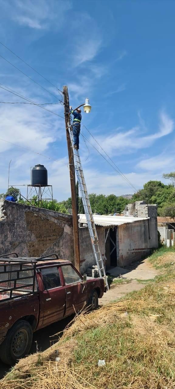 Al momento se han reparado 270 lámparas en Apetatitlan con recursos propios 