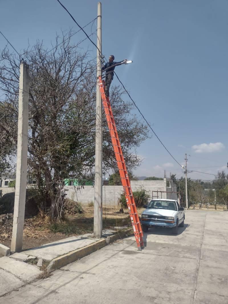Al momento se han reparado 270 lámparas en Apetatitlan con recursos propios 