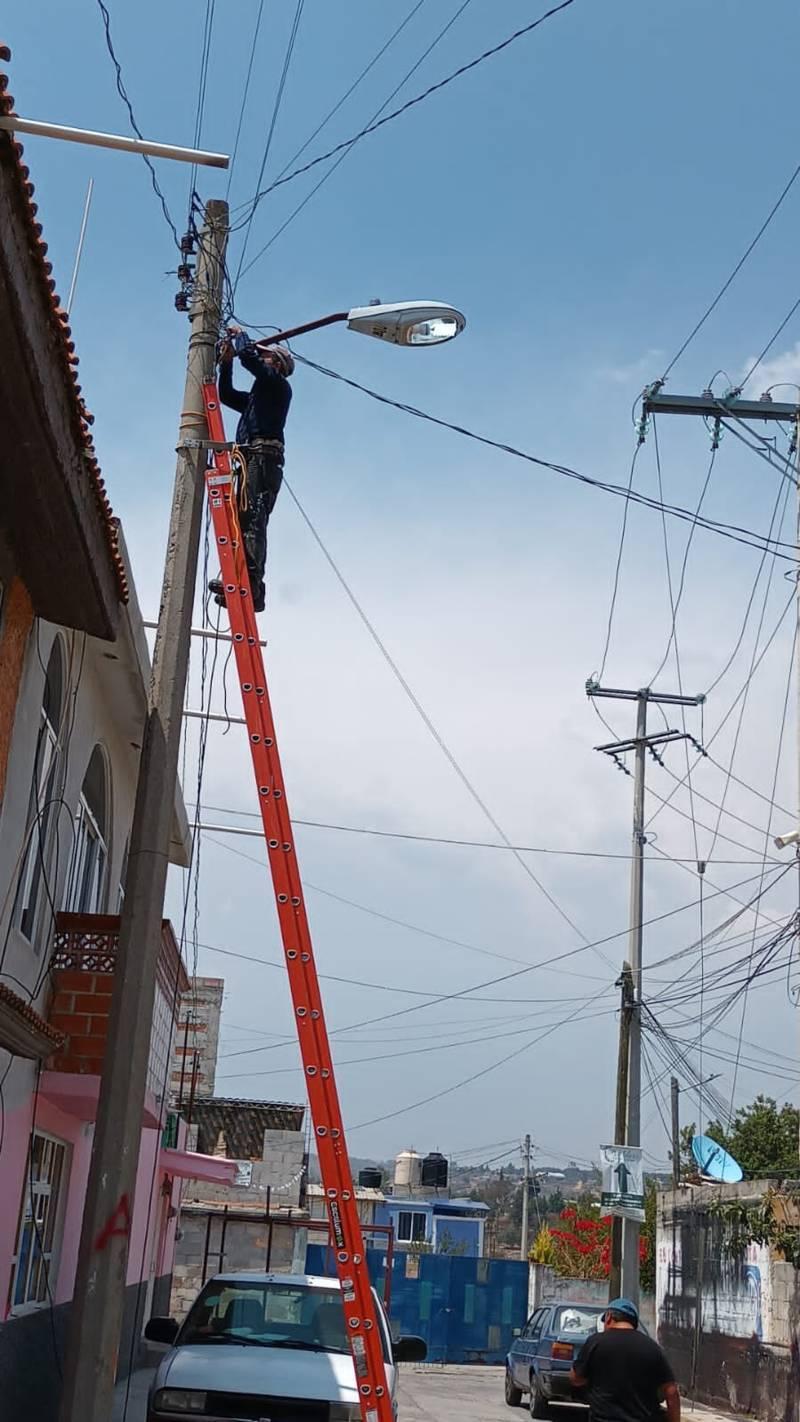 Al momento se han reparado 270 lámparas en Apetatitlan con recursos propios 