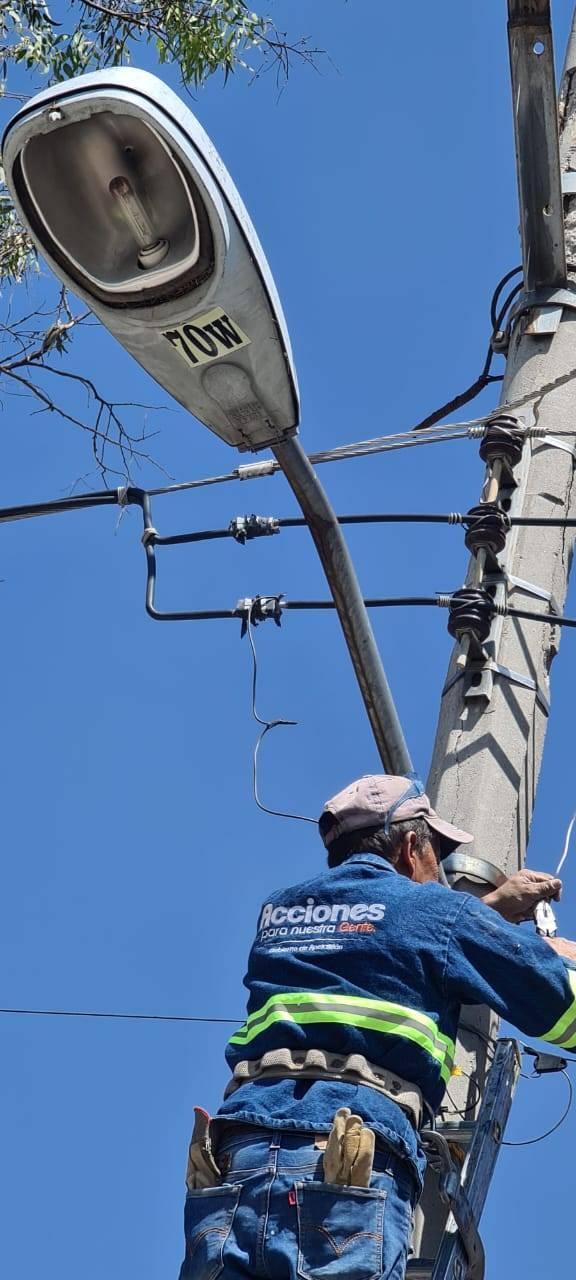 Al momento se han reparado 270 lámparas en Apetatitlan con recursos propios 