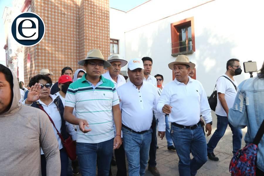 Marchan maestros de diferentes niveles educativos en la capital 