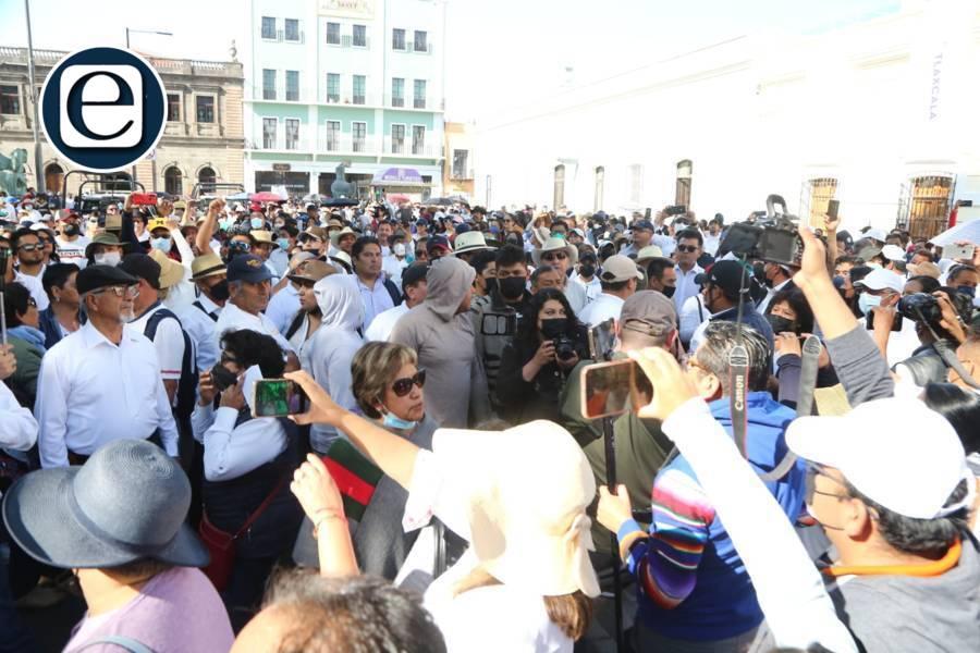 Marchan maestros de diferentes niveles educativos en la capital 