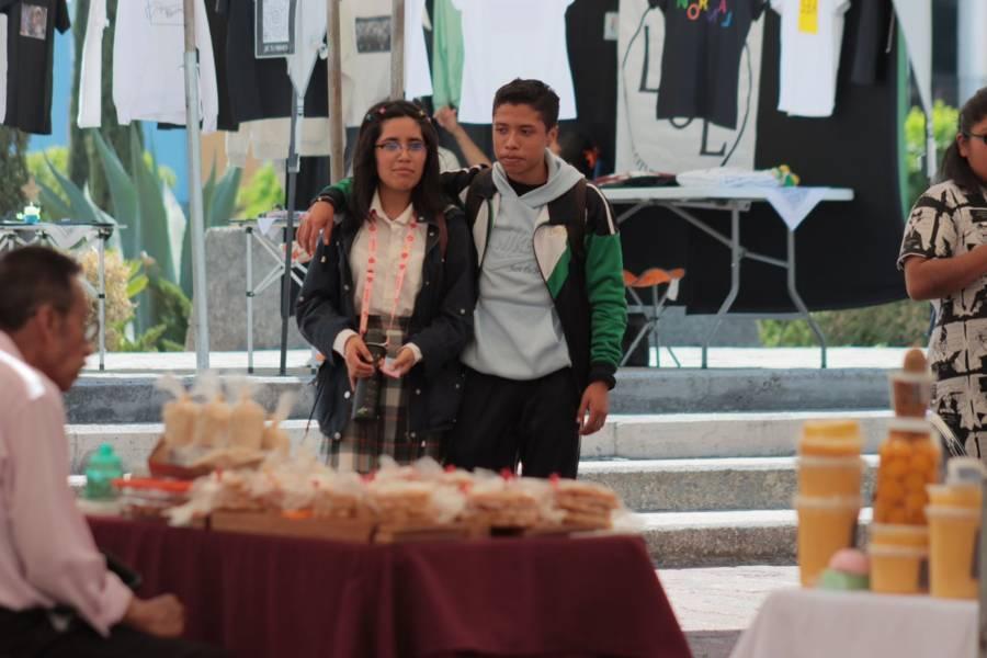 Realiza ayuntamiento capitalino "Bazar Emprende Jóven" 