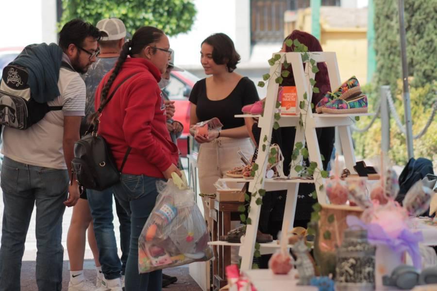 Realiza ayuntamiento capitalino "Bazar Emprende Jóven" 